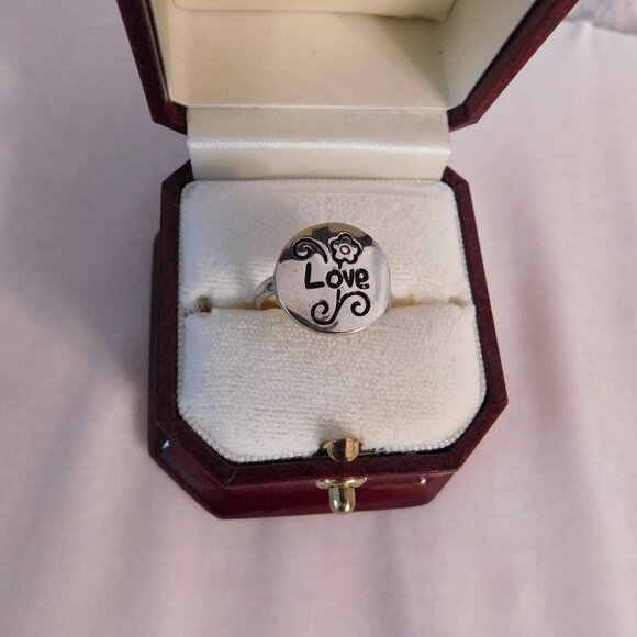 Ladies - "Love" Ring  (Fun Ring) - Picture 2 of 3